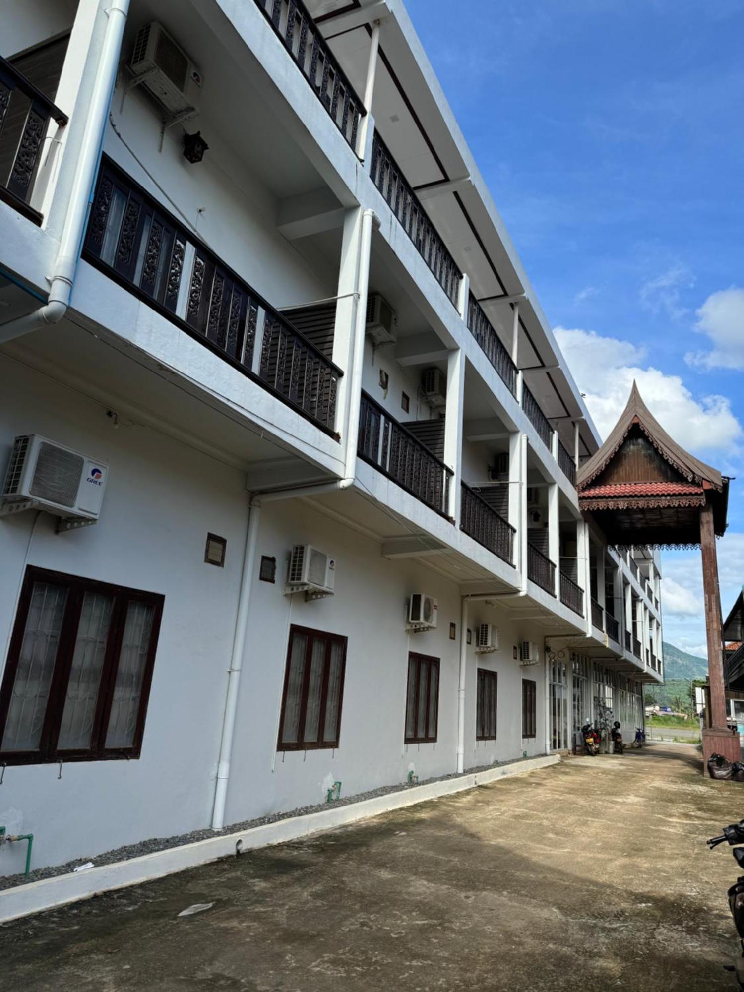 A P S Moutain View Hotel Vang Vieng Buitenkant foto