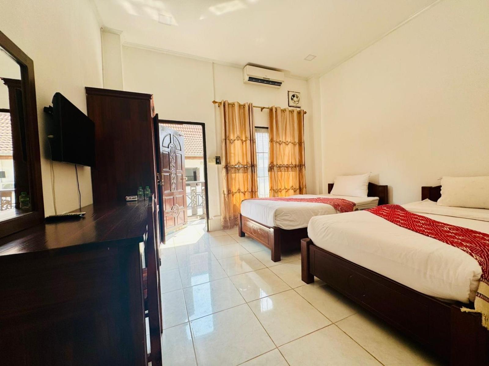 A P S Moutain View Hotel Vang Vieng Buitenkant foto
