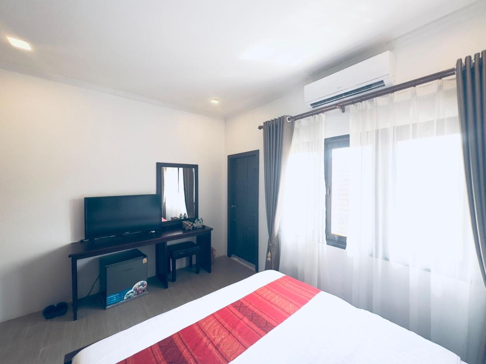 A P S Moutain View Hotel Vang Vieng Buitenkant foto