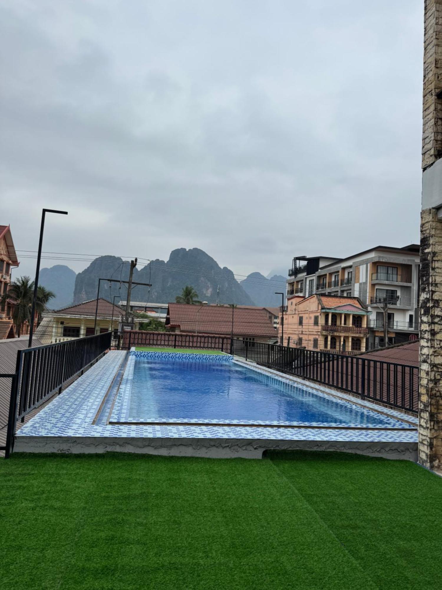 A P S Moutain View Hotel Vang Vieng Buitenkant foto