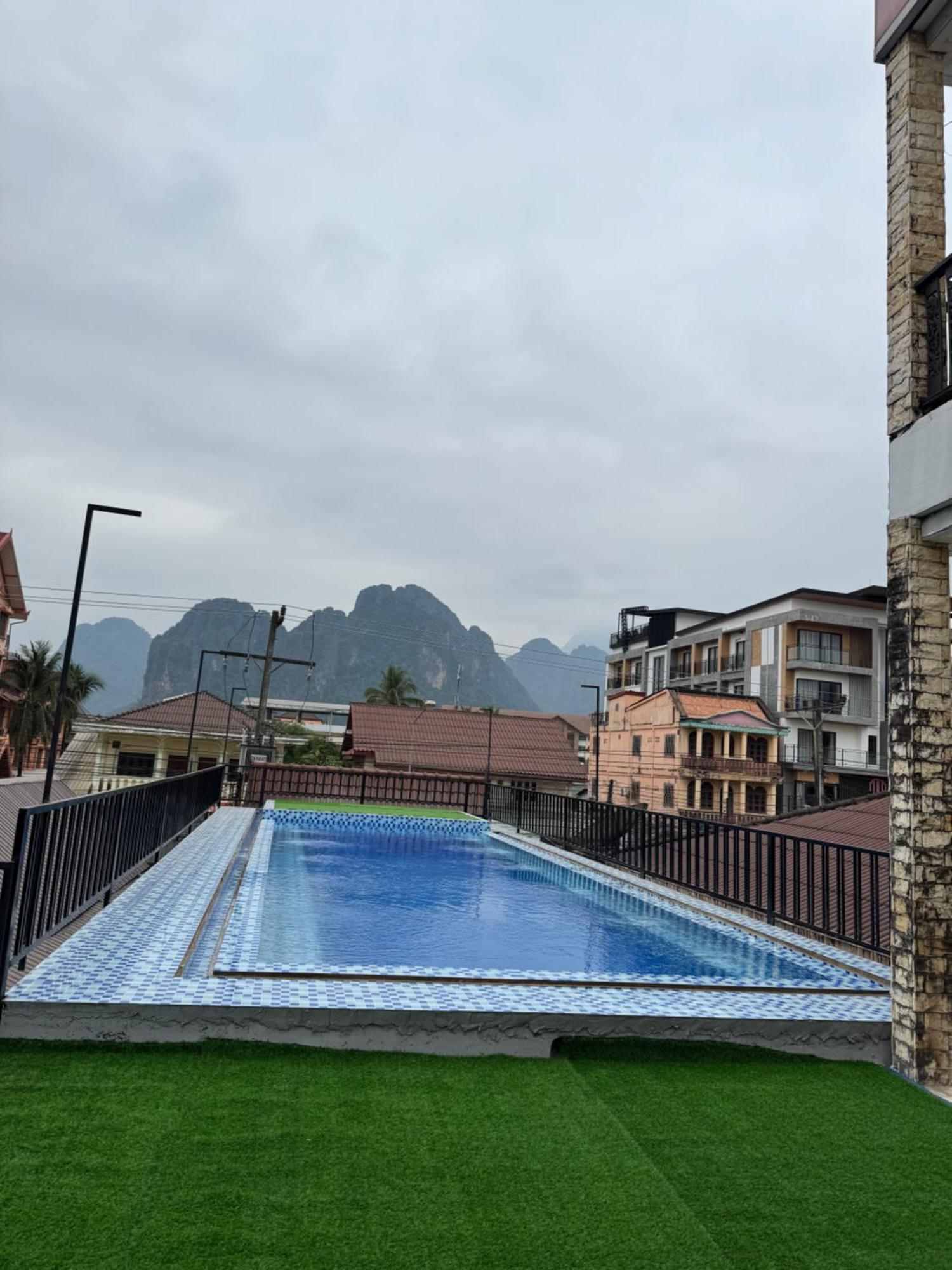 A P S Moutain View Hotel Vang Vieng Buitenkant foto