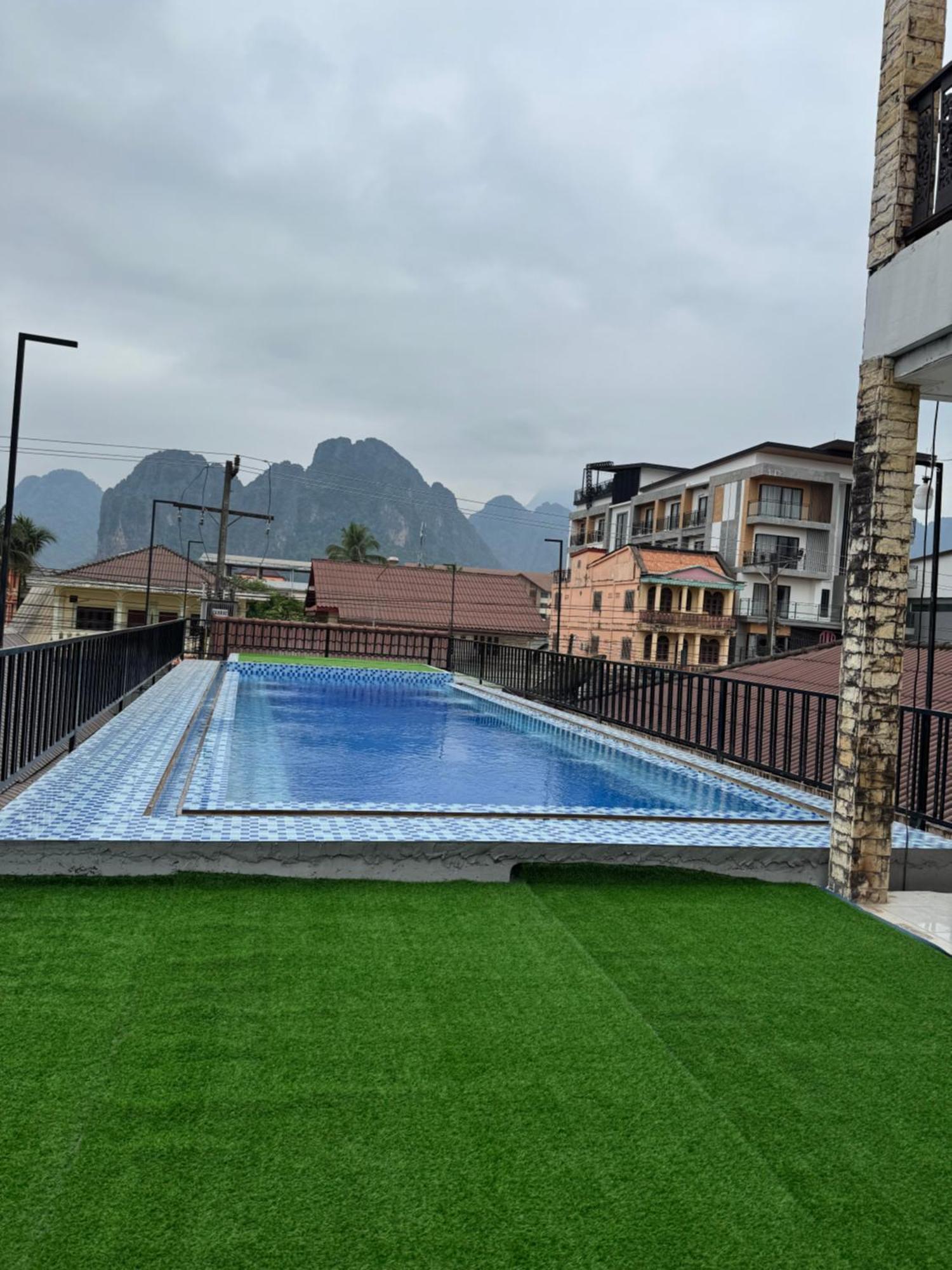 A P S Moutain View Hotel Vang Vieng Buitenkant foto