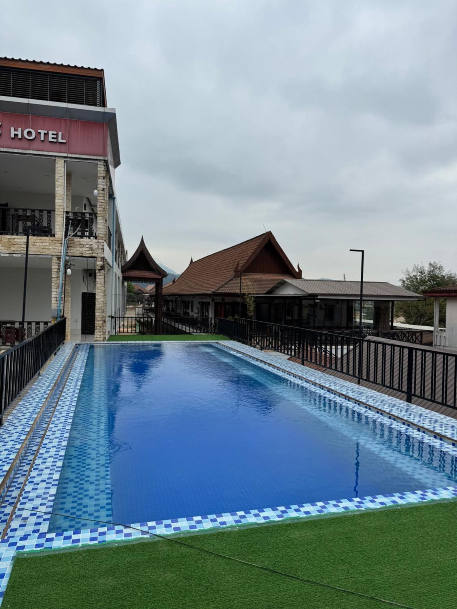 A P S Moutain View Hotel Vang Vieng Buitenkant foto